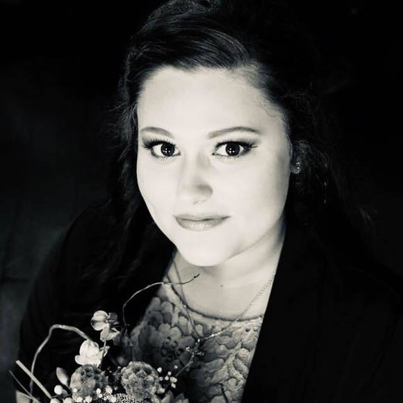 Meet your Posher, Zoë - Picture 1 of 1